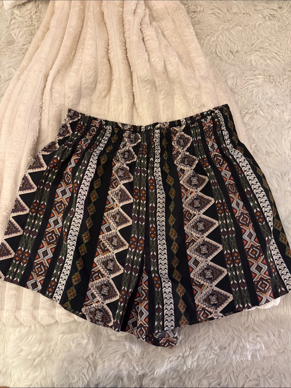 High-Waist Tribal Print Women’s Shorts — Black Multi